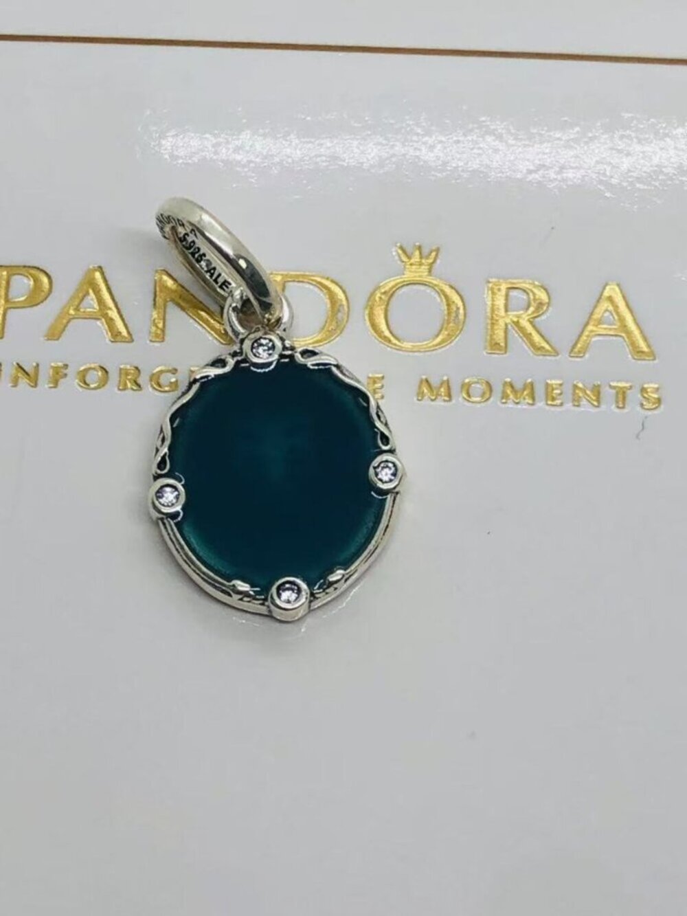 Pandora Disney Snow White Magic Mirror Dangle Charm
